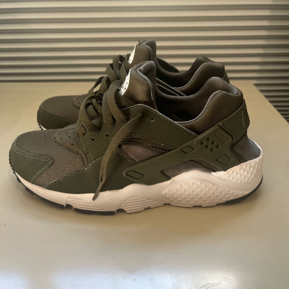 Nike Air Huarache Run Shoes - Olive Green and White